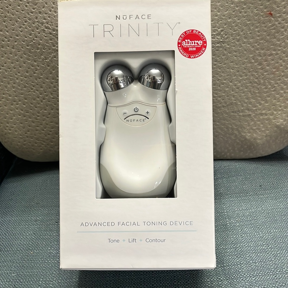 The NuFACE Trinity is a popular and award-winning device. Just 5 minutes a day.